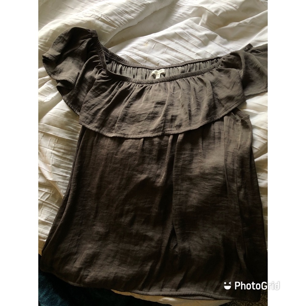 Gray Off-The-Shoulder Top - Picture 3 of 5